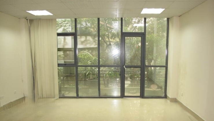 Cho thuê nhà ngõ oto Trần Kim Xuyến- Cầu Giấy DT 72m2 - 5 tầng  -Mt 6m- Giá 55 Triệu (CTLl)